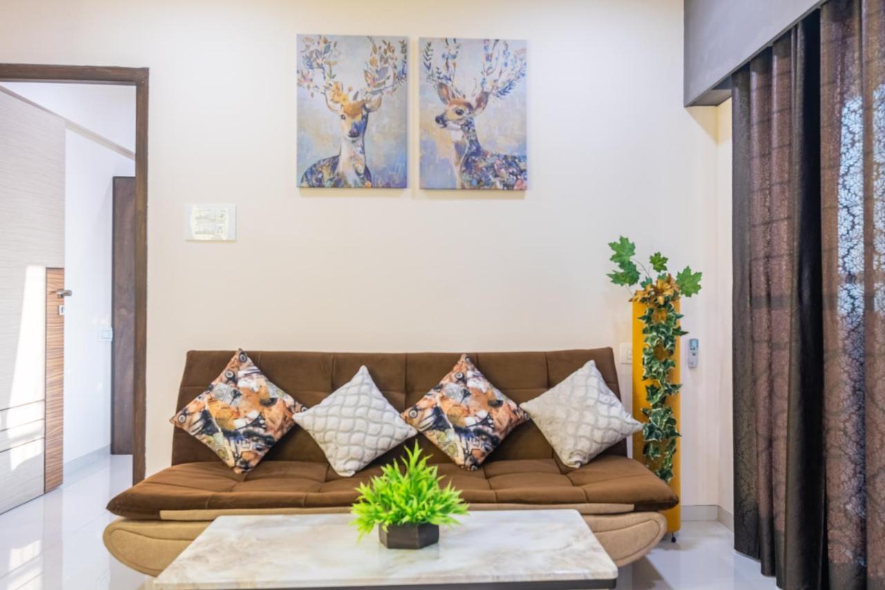 Osi Apartments Bandra West Мумбаи Экстерьер фото
